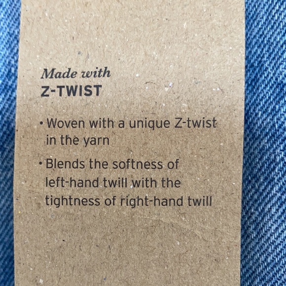 Relisted Levi’s 541 athletic taper distressed jean sits at waist 58 x 34 - Picture 5 of 17